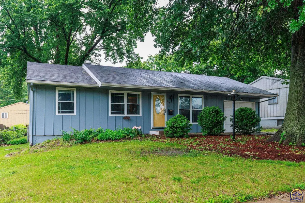 116 SE 40th St, Topeka, KS 66609 - #1