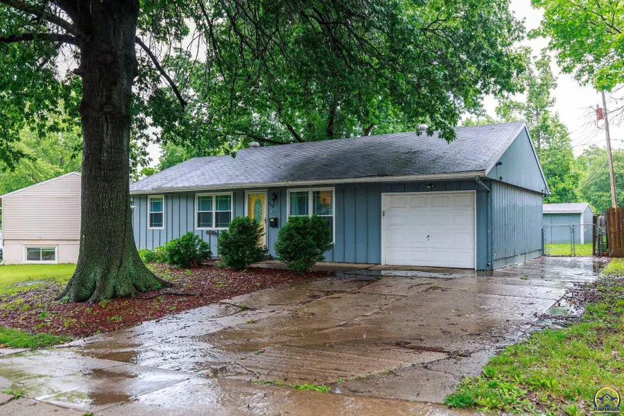 116 SE 40th St, Topeka, KS 66609 - #3