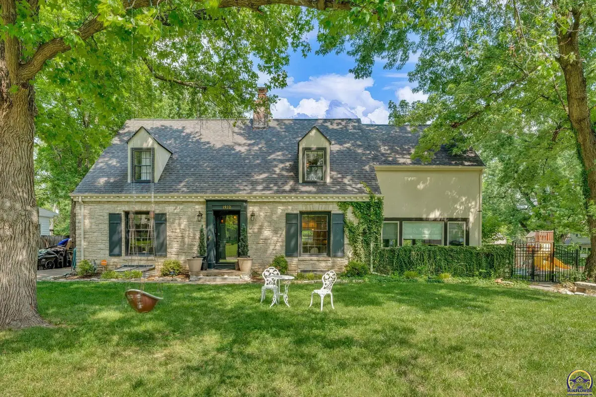 1932 SW Westwood Dr, Topeka, KS 66604 - #1