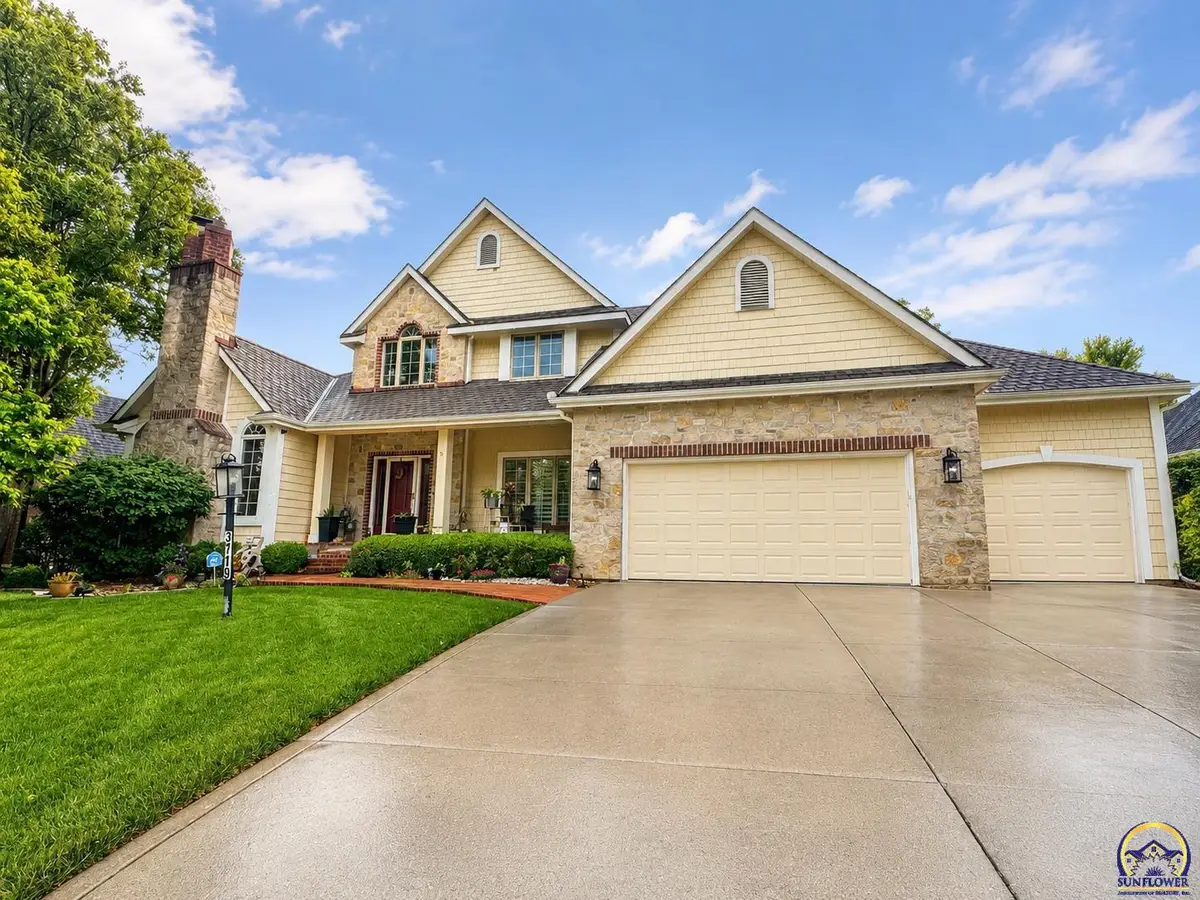 3719 SW Clarion Park Dr, Topeka, KS 66610 - #1