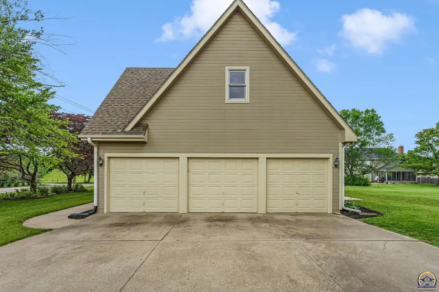 7628 SW 37th St, Topeka, KS 66614 - #3