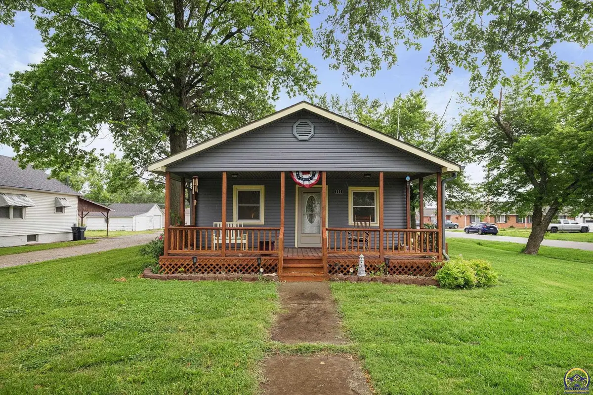 701 Lakin St, Osage City, KS 66523 - #1