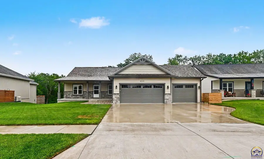 4330 SW Lakeside Dr, Topeka, KS 66610 - #2