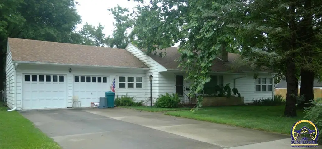 2050 SW Webster Ave, Topeka, KS 66604 - #1