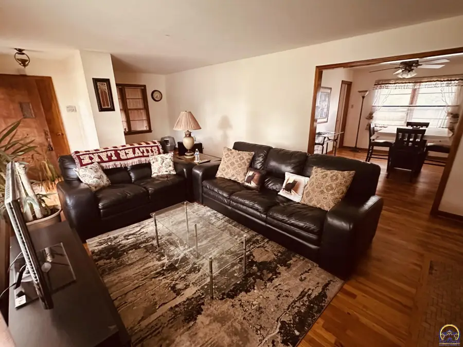 2050 SW Webster Ave, Topeka, KS 66604 - #3