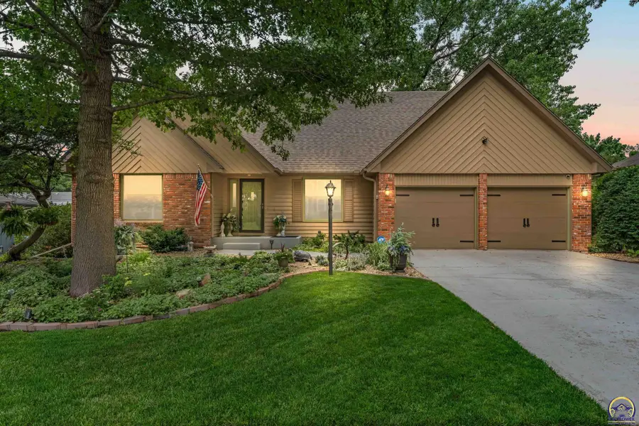 5712 SW Woodbridge Dr, Topeka, KS 66606 - #2