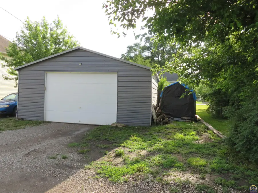 707 Linn Street, Valley Falls, KS 66088 - #2