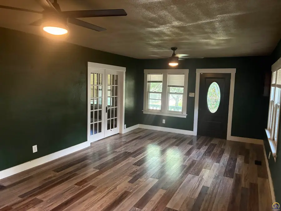 1213 SW Plass Ave, Topeka, KS 66604 - #3