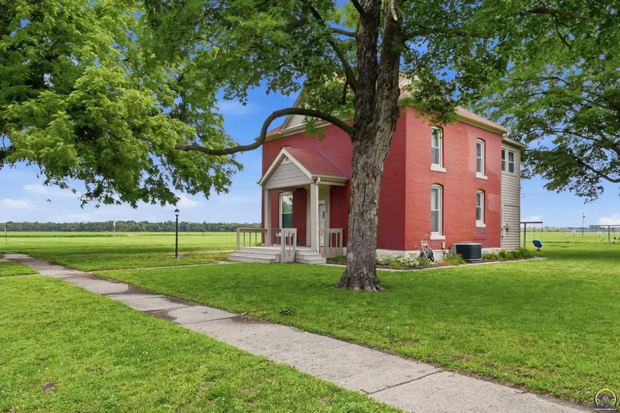 1334 NE Arter Ave, Topeka, KS 66616 - #3