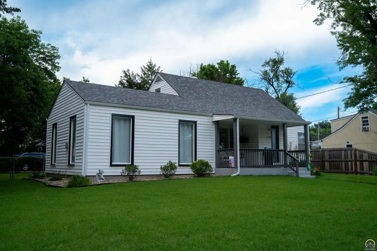 3920 SW Munson Ave, Topeka, KS 66604 - #1