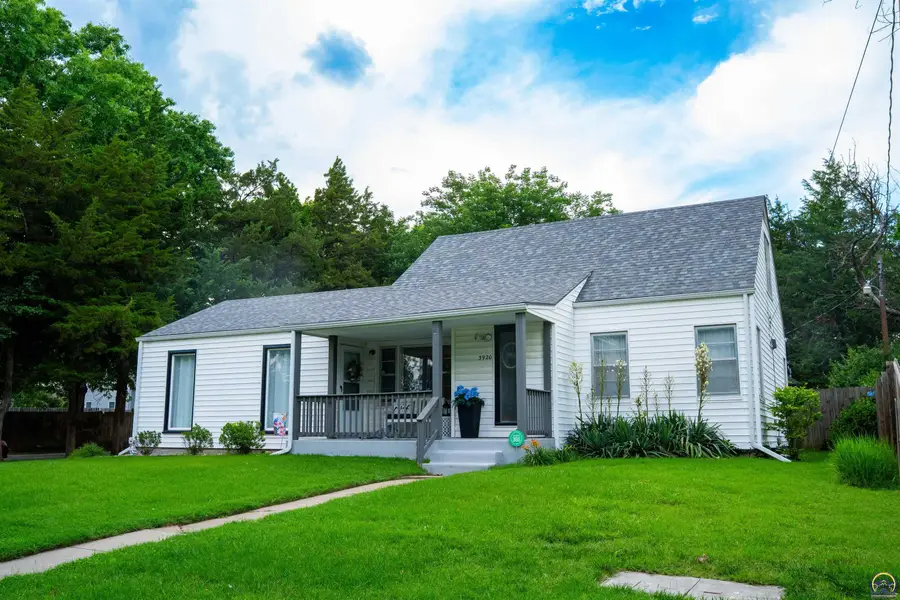 3920 SW Munson Ave, Topeka, KS 66604 - #2