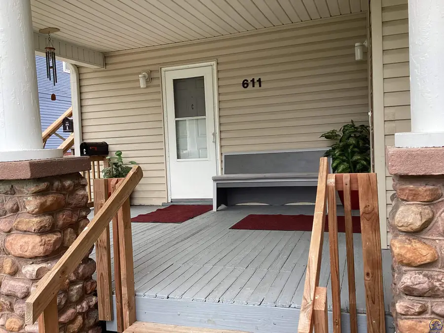 611 SW Fillmore St, Topeka, KS 66606 - #2