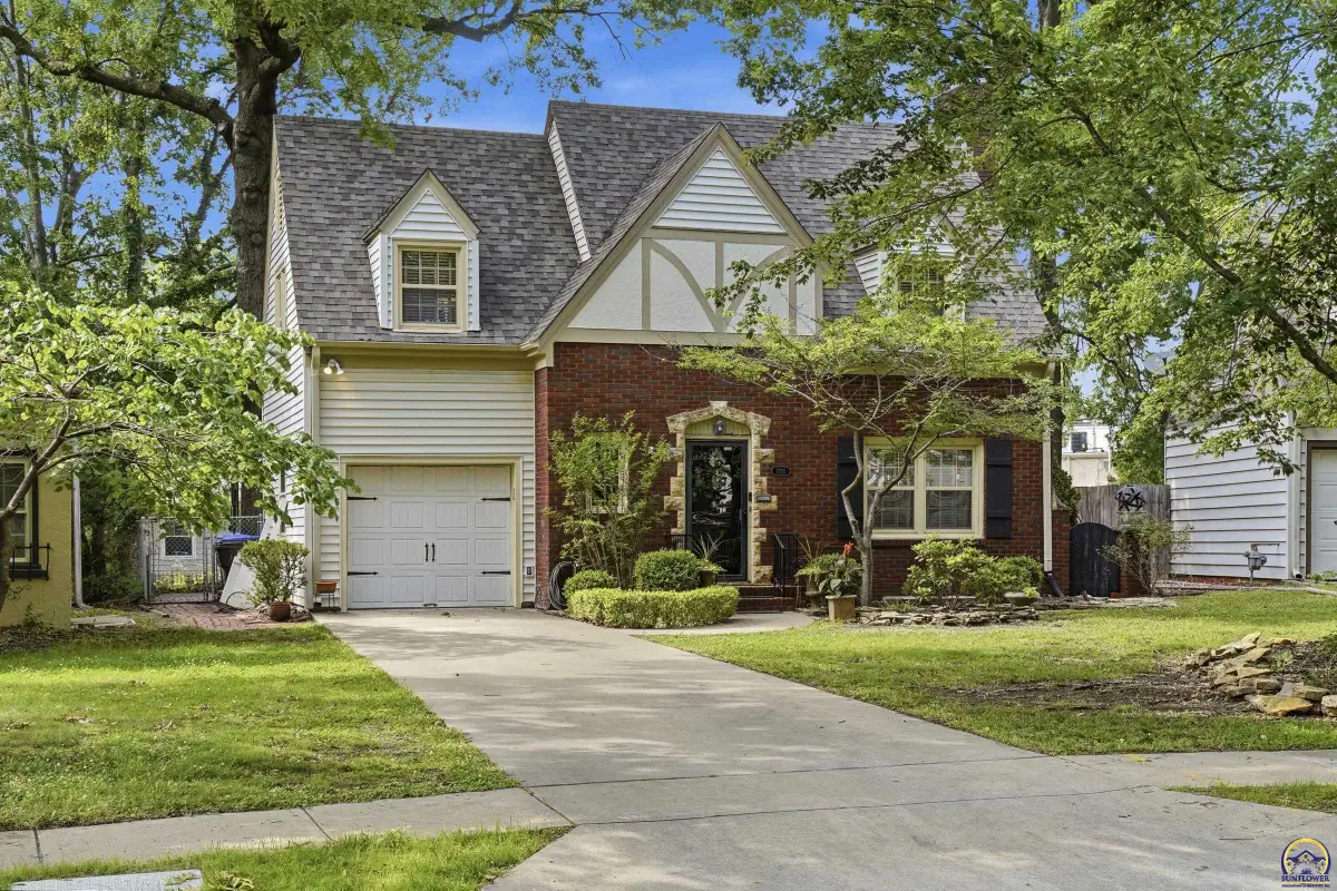 1265 SW Pembroke Ln, Topeka, KS 66604 - #1
