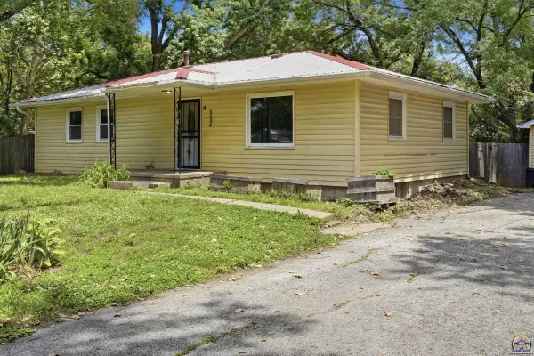 1130 Main St, Perry, KS 66073