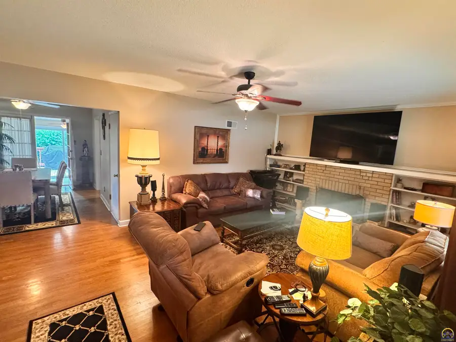 3206 SW 10th Ave, Topeka, KS 66604 - #2