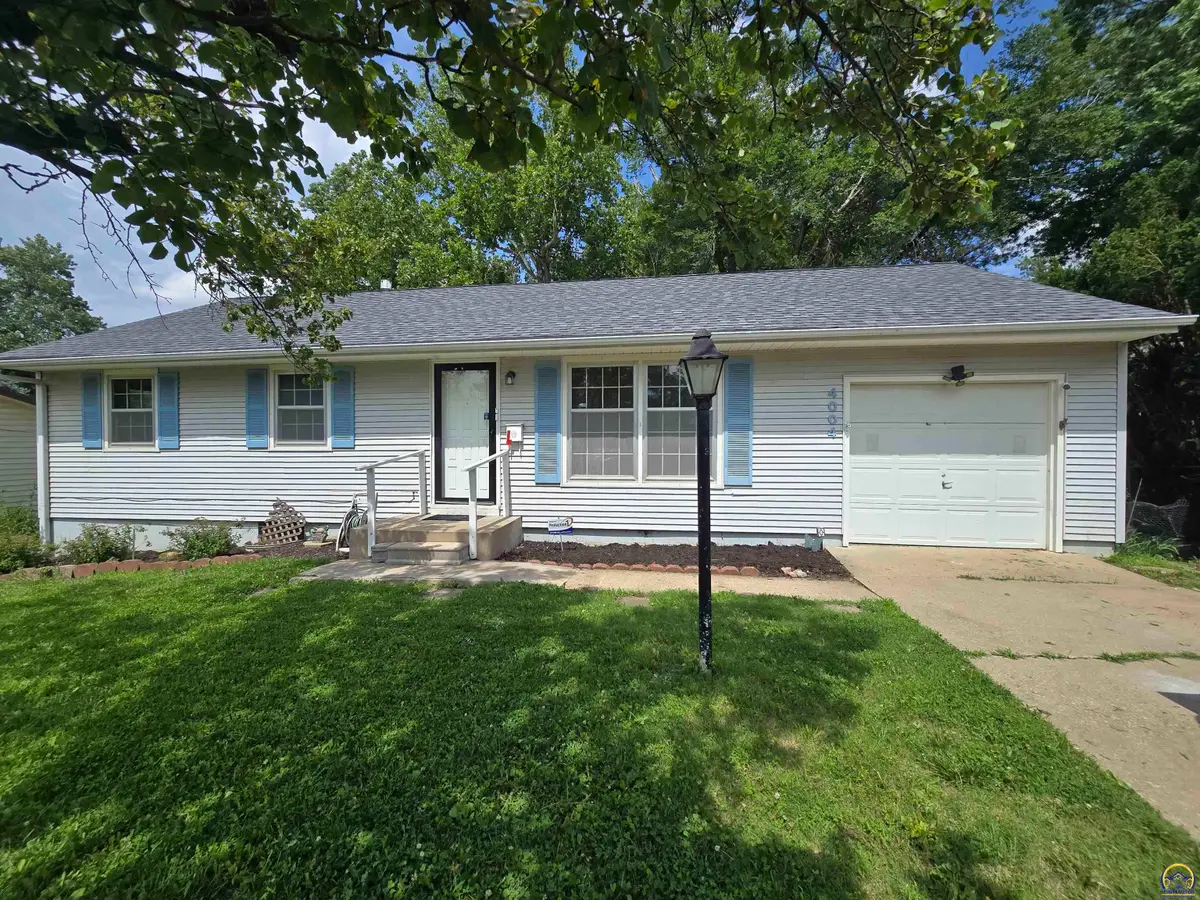 4004 SE Mercier St, Topeka, KS 66609 - #1