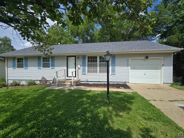 4004 SE Mercier St, Topeka, KS 66609
