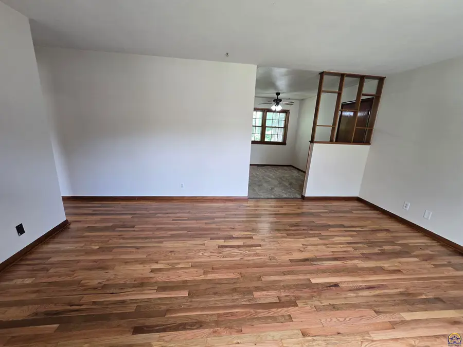 4004 SE Mercier St, Topeka, KS 66609 - #3