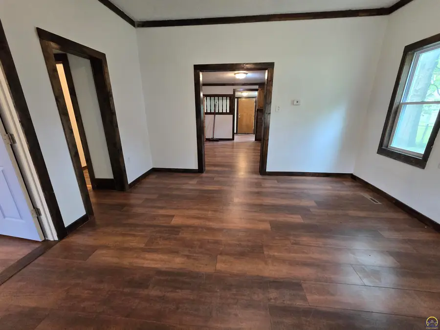 1108 NE Oakland Ave, Topeka, KS 66616 - #3