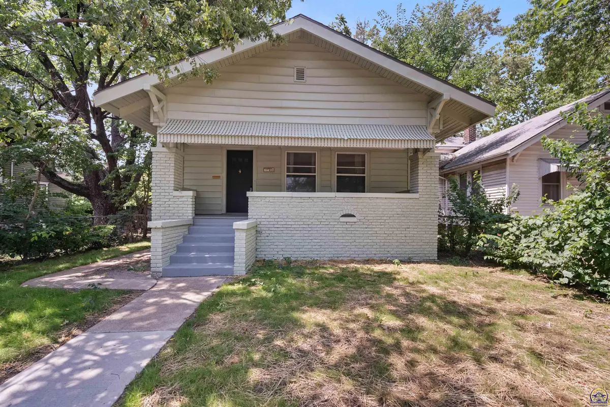 631 SW Lindenwood Ave, Topeka, KS 66606 - #1