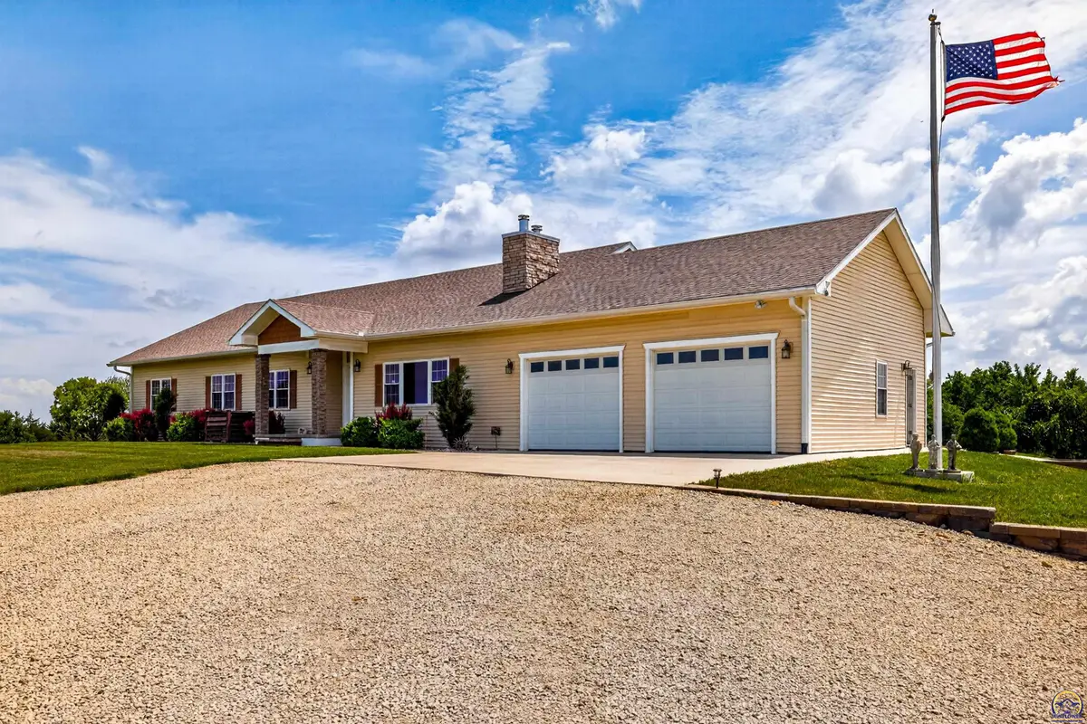 4249 NW 86th St, Topeka, KS 66618 - #1