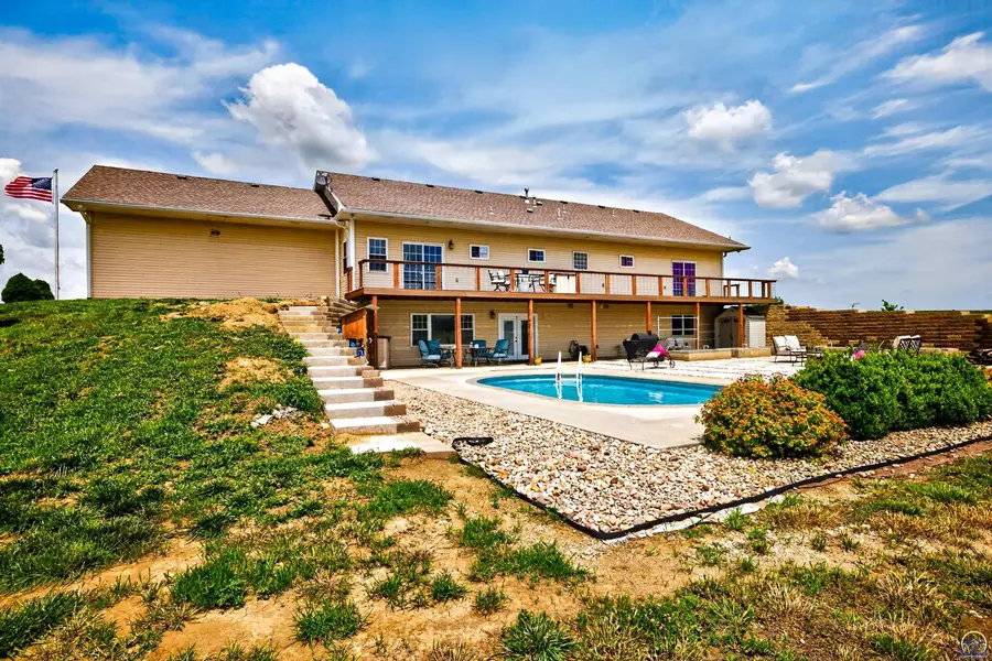4249 NW 86th St, Topeka, KS 66618 - #2