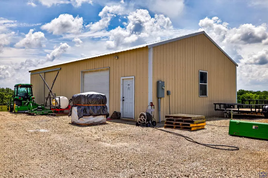 4249 NW 86th St, Topeka, KS 66618 - #3