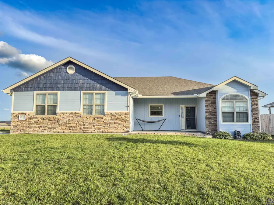 2911 SW Whitney Ave, Topeka, KS 66614 - #2