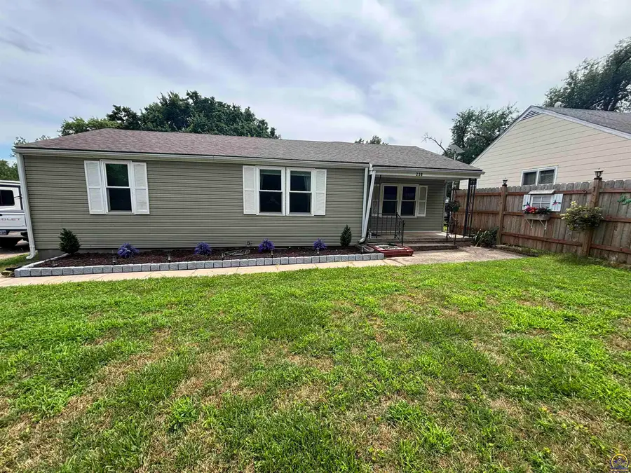 238 W 11th St, Florence, KS 66851 - #3