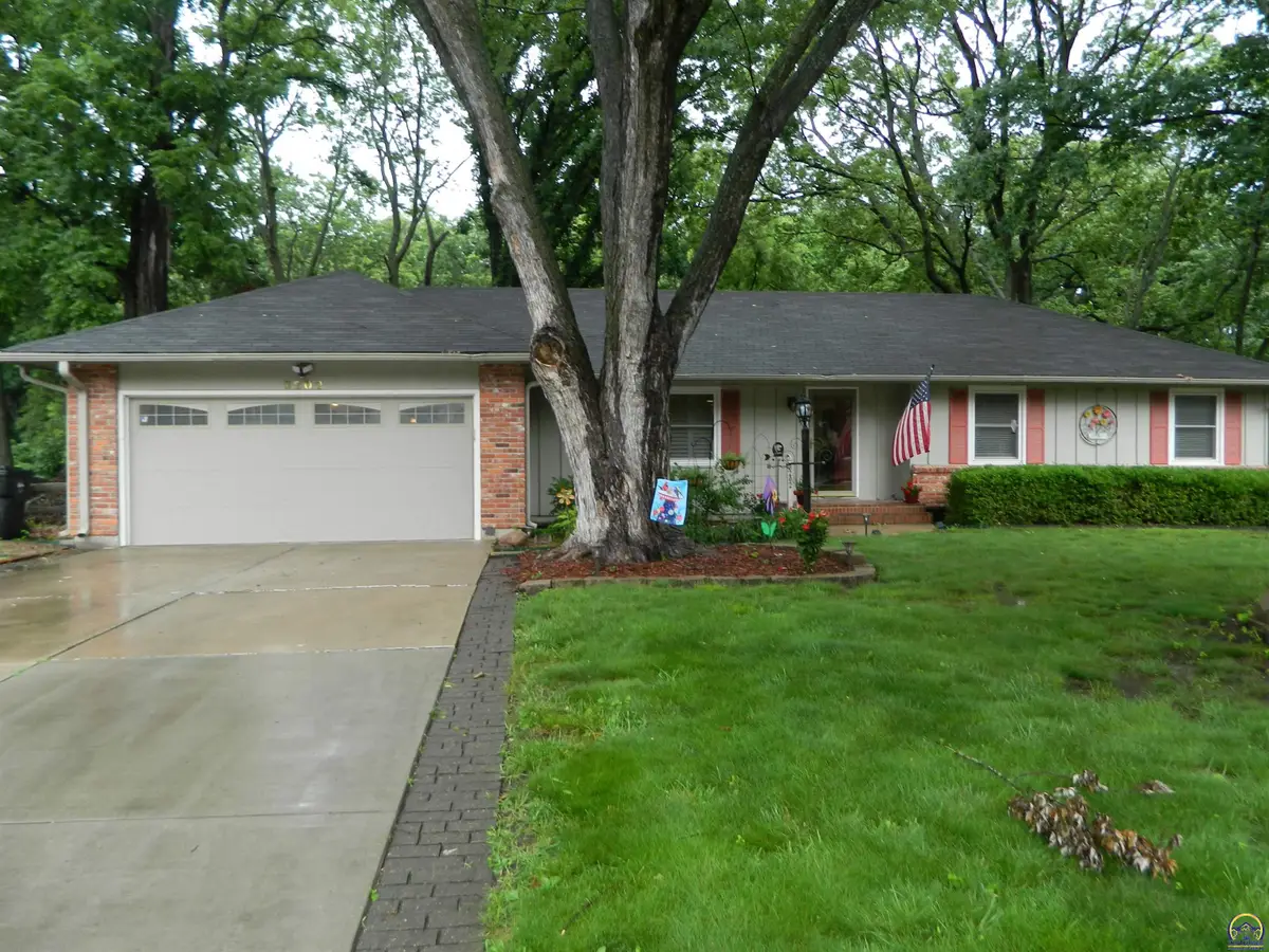 3202 SW 33rd Ct, Topeka, KS 66614-2606 - #1