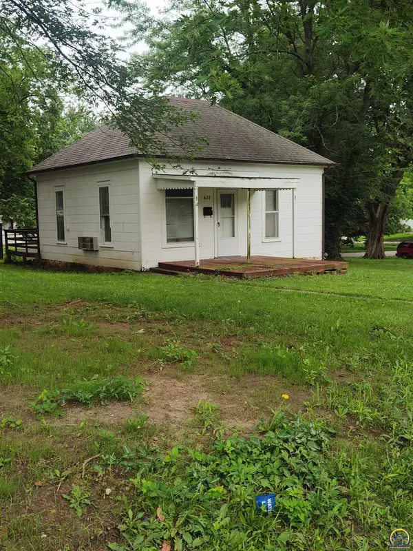 627 W 3rd St., Holton, KS 66436