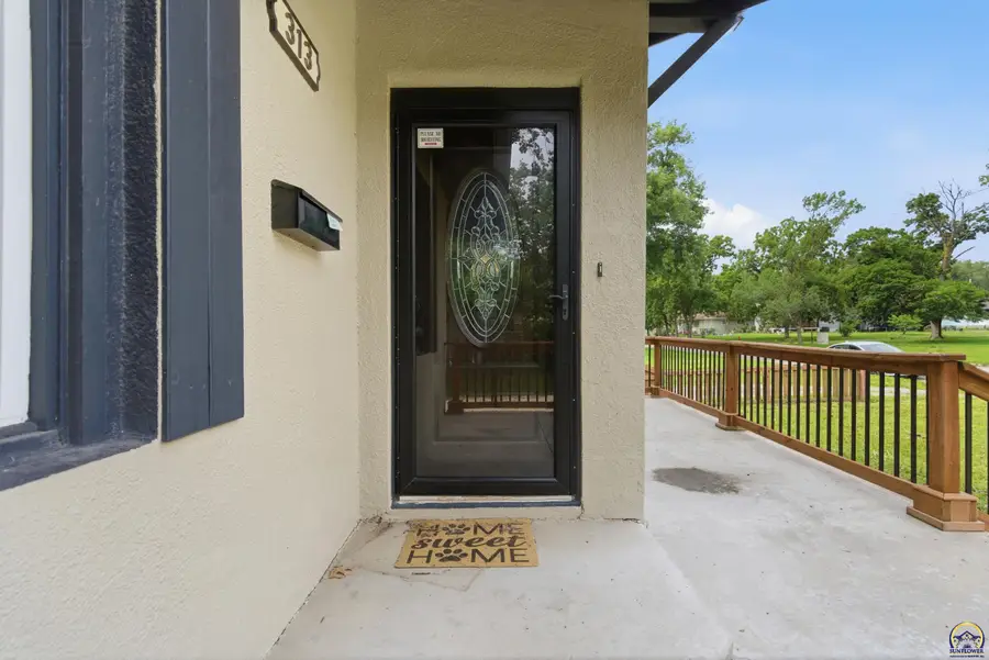313 S Adams St, Junction City, KS 66441 - #2