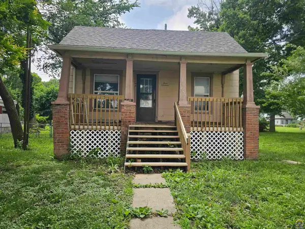 419 N 5th St, Madison, KS 66860