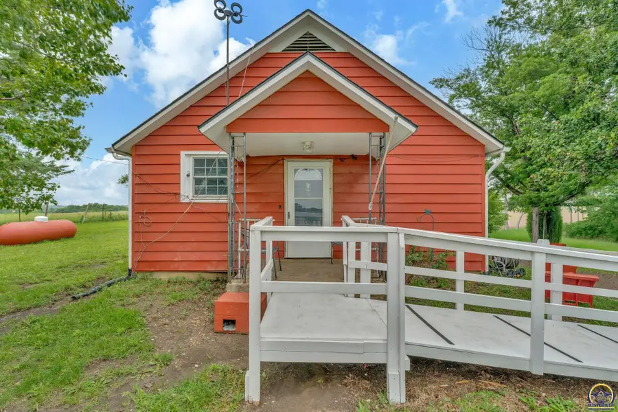 3184 158th Rd, Delia, KS 66418 - #2