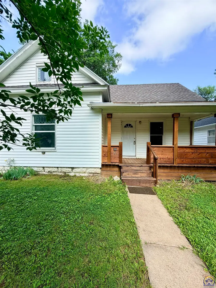 22 S Cottonwood St, Emporia, KS 66801-9999 - #2