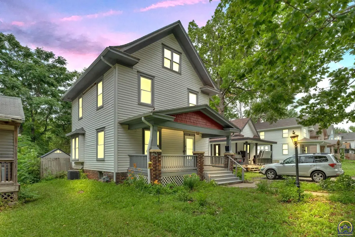 1631 SW Western Ave, Topeka, KS 66604 - #1