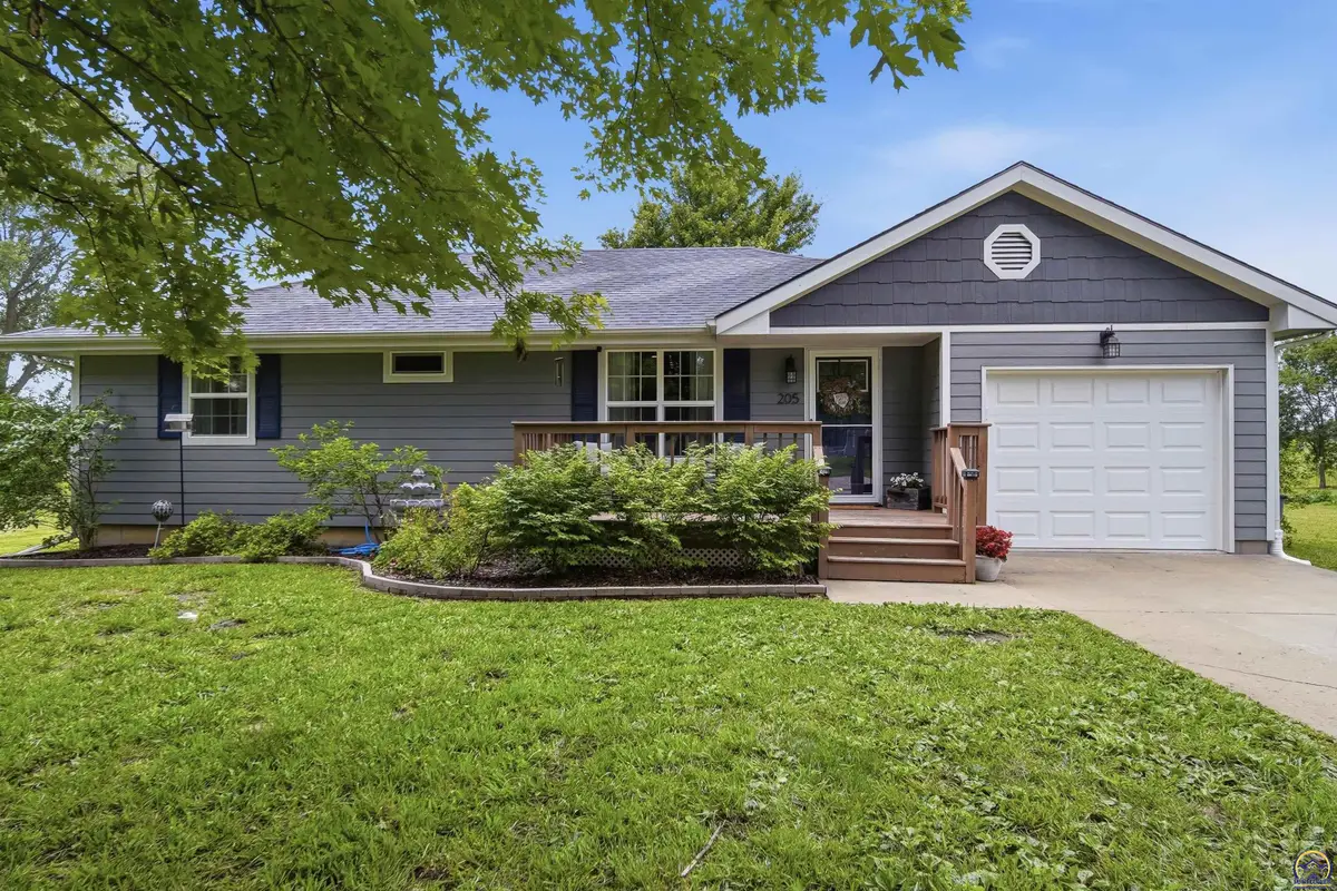 205 Surrey Ln, Overbrook, KS 66524 - #1