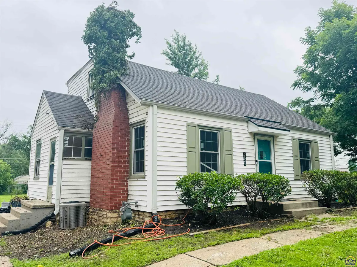 2520 SE Michigan Ave, Topeka, KS 66605 - #1