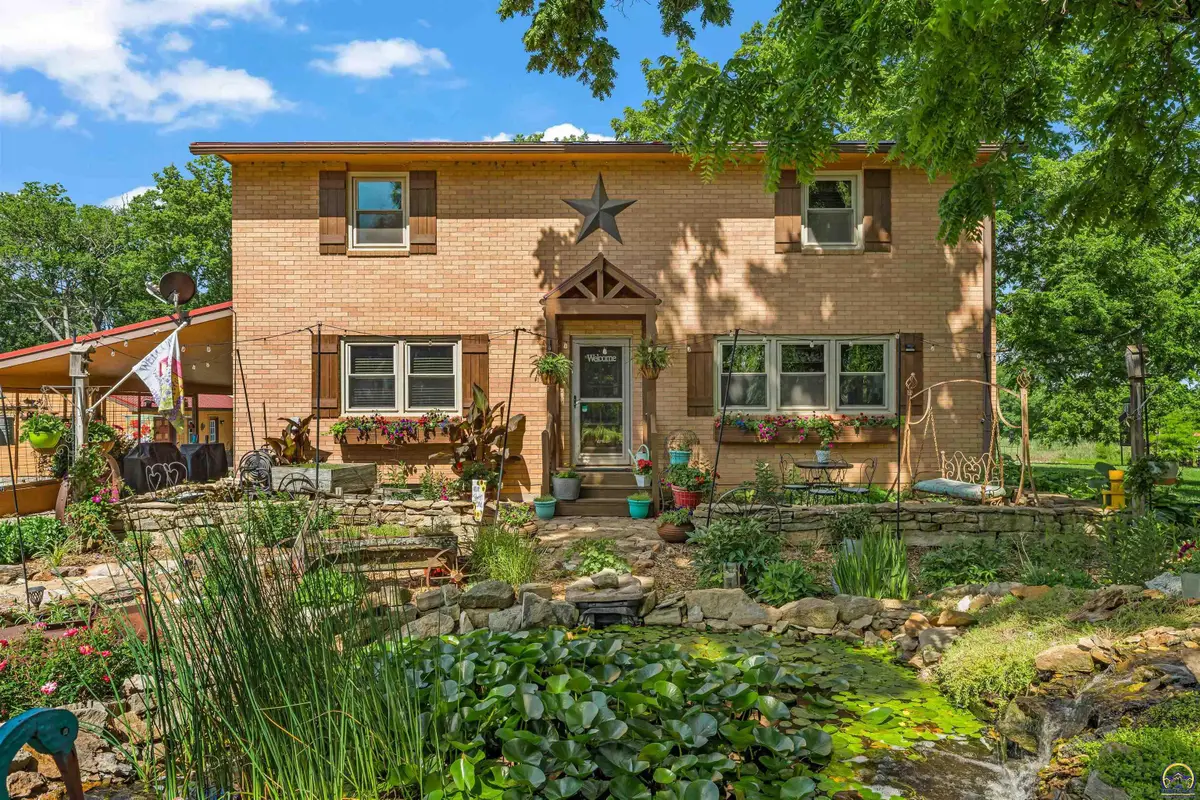 8441 SW Valencia Rd, Auburn, KS 66402 - #1