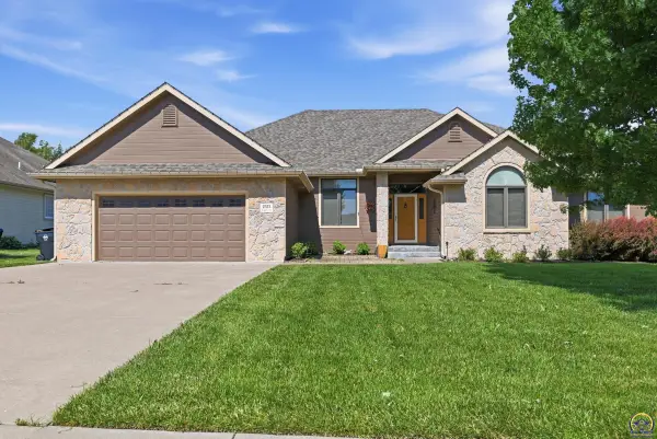 2523 SW Santa Fe Ct, Topeka, KS 66614