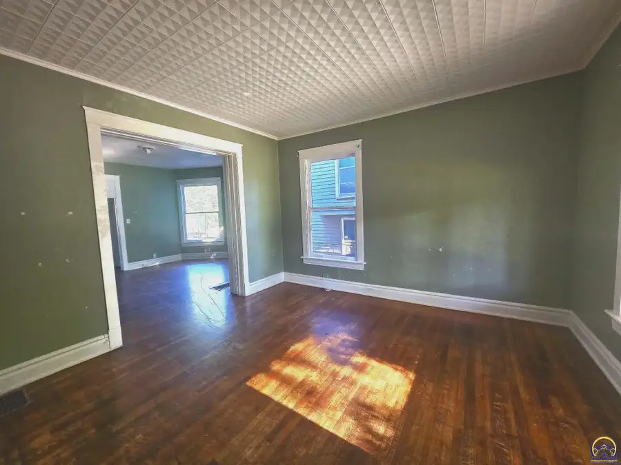 1248 SW Clay St, Topeka, KS 66604 - #3