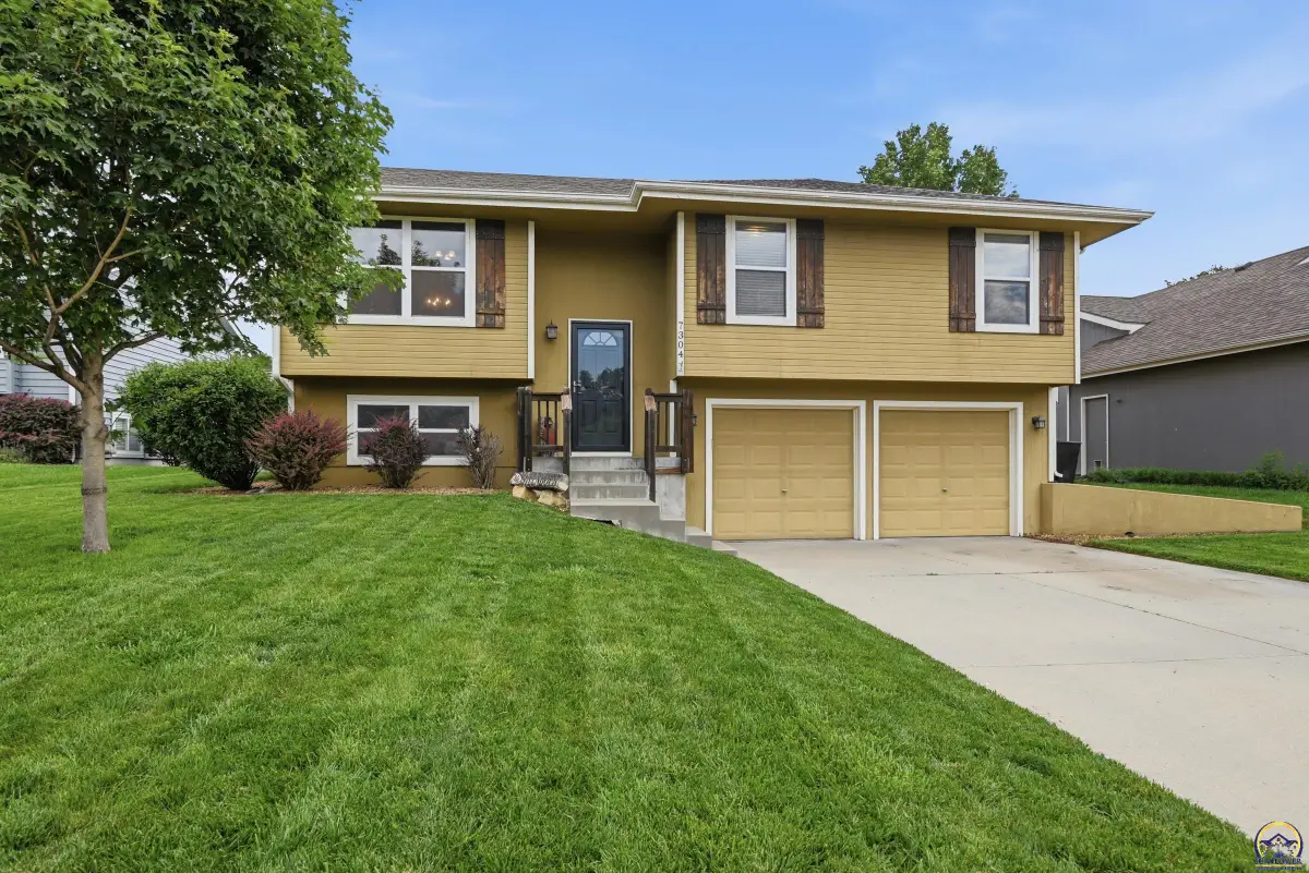 7304 SW 24th Ter, Topeka, KS 66614 - #1