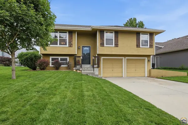 7304 SW 24th Ter, Topeka, KS 66614