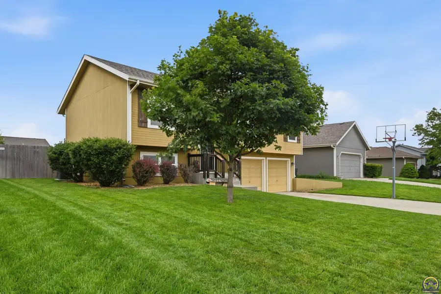 7304 SW 24th Ter, Topeka, KS 66614 - #2
