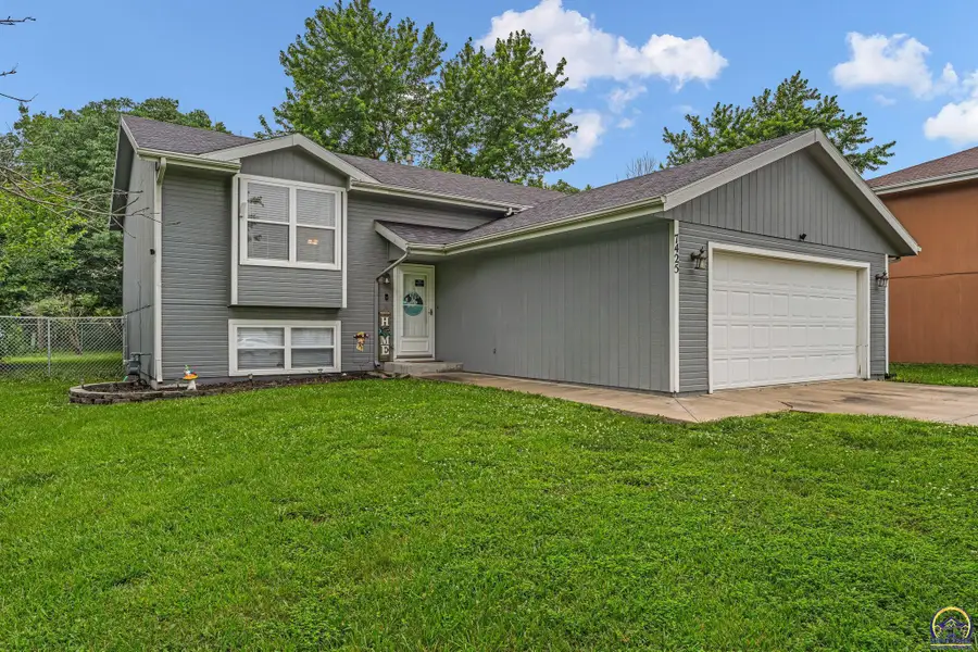 7425 SW 27th St, Topeka, KS 66614 - #2
