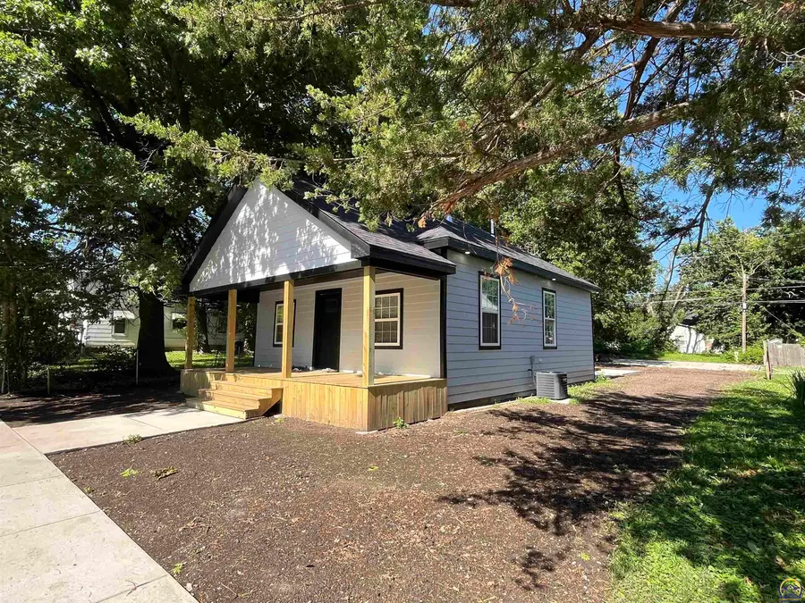 114 S Washington St, Emporia, KS 66801 - #3