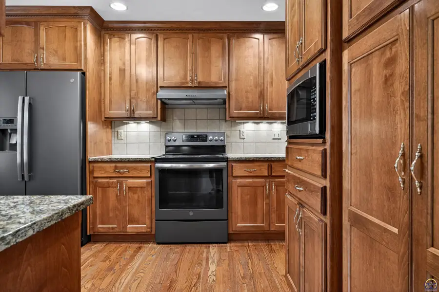 3535 SW Avalon Ln, Topeka, KS 66604 - #3