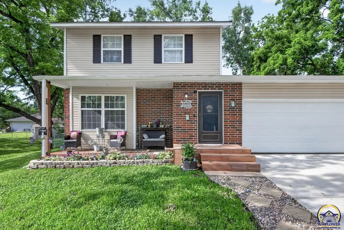 1639 SE 37th Ter, Topeka, KS 66609 - #1