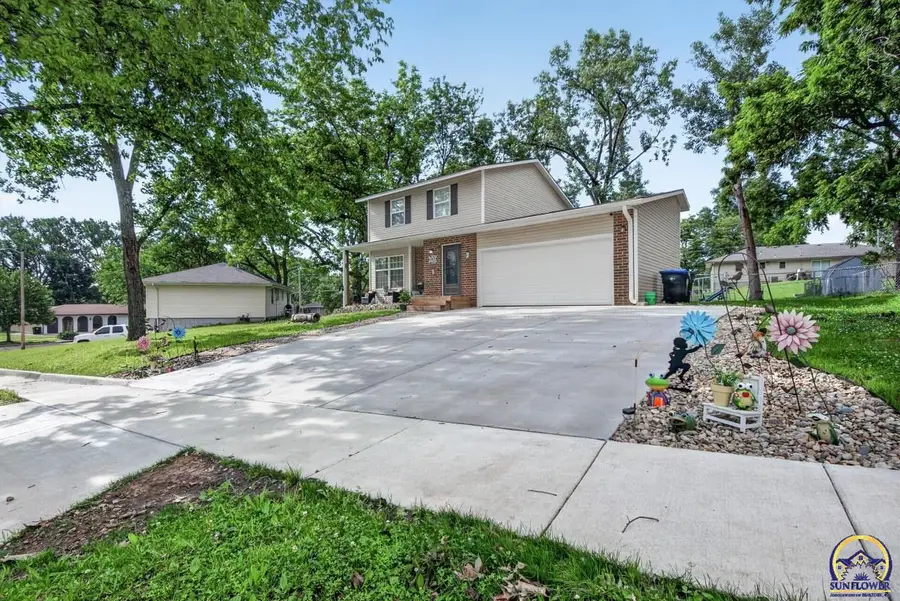 1639 SE 37th Ter, Topeka, KS 66609 - #3