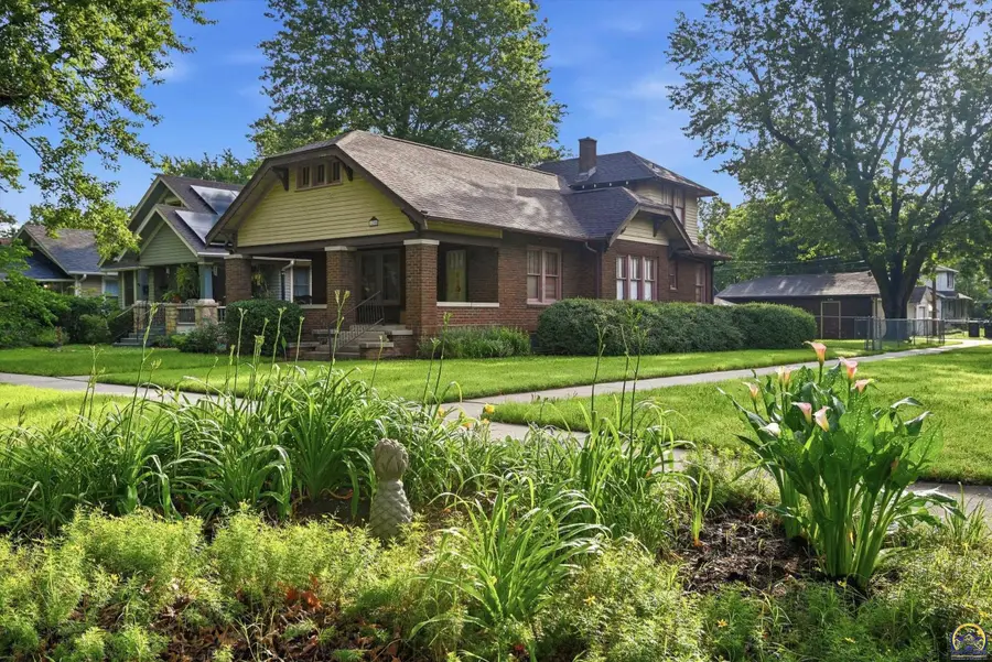 1280 SW Macvicar Ave, Topeka, KS 66604 - #2